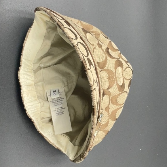 Coach Hat/Cap Newsboy style.Signature print. Tan/Metallic Leather trim.Original. - Picture 16 of 16